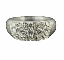 Bague d'époque année 1960/70 or blanc diamants