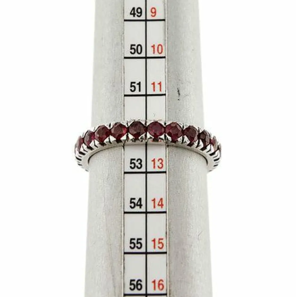Bague d'éternité avec rubis