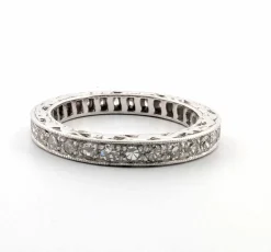 Bague d'éternité en diamant de haute qualité