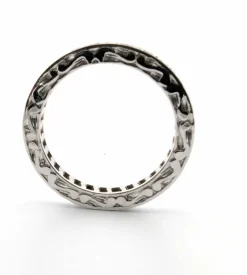 Bague d'éternité en diamant de haute qualité