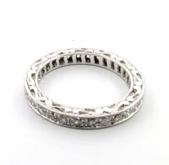 Bague d'éternité en diamant de haute qualité