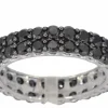 Bague d'éternité en or blanc avec diamants noirs