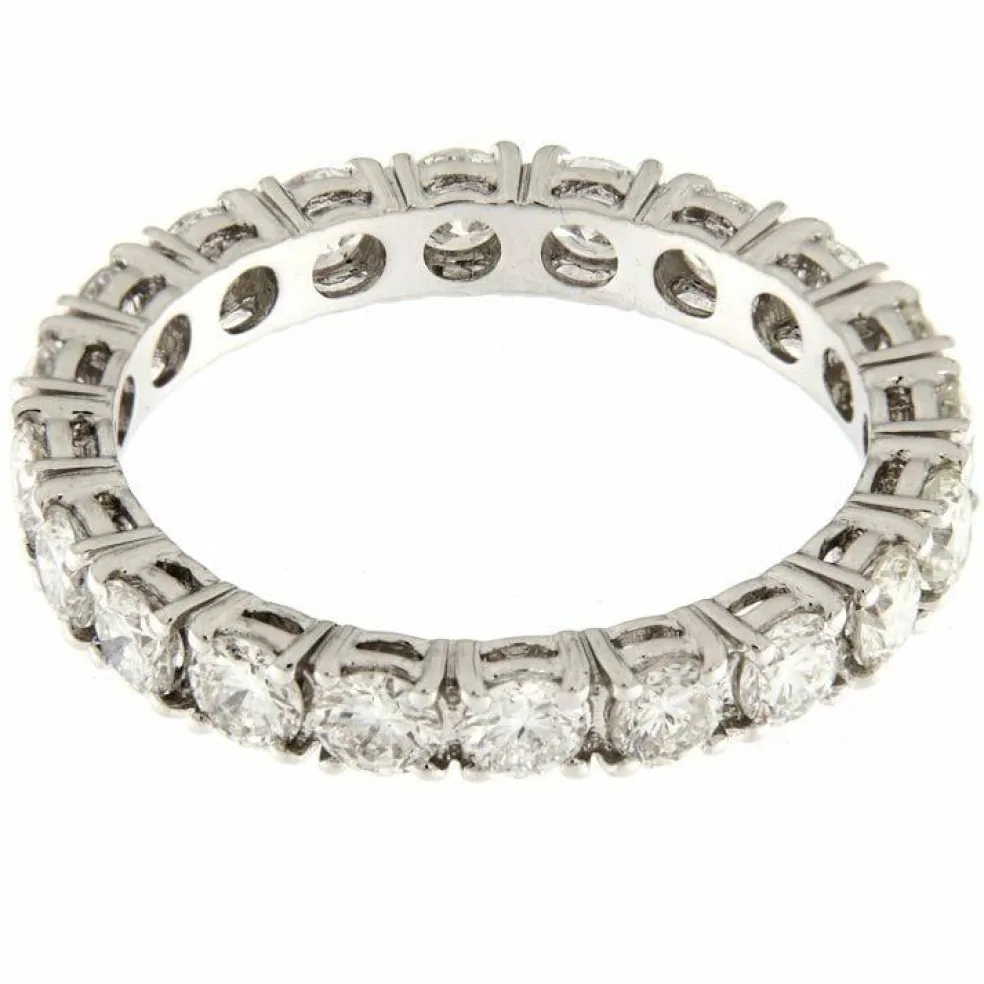 Bague d'éternité en or blanc avec diamants