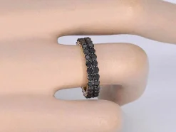 Bague d'éternité en or jaune avec diamants noirs