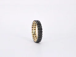 Bague d'éternité en or jaune avec diamants noirs
