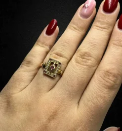 Bague du début des années 1900 avec rubellites et micro perles