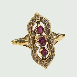 BAGUE DU DÉBUT DU XXE SIÈCLE (1900) EN OR 18 KT AVEC DIAMANTS ET RUBIS
