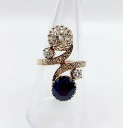 Bague duchesse or rose diamants taille ancienne, saphir épaulé (circa 1950)