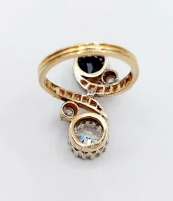 Bague duchesse or rose diamants taille ancienne, saphir épaulé (circa 1950)