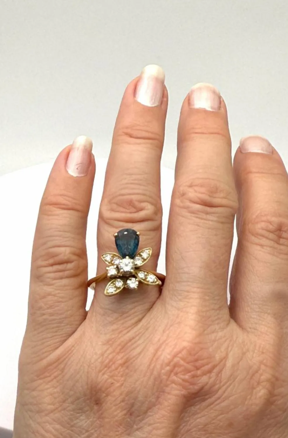 Bague duchesse vintage en or jaune 18K sertie de saphir et diamant