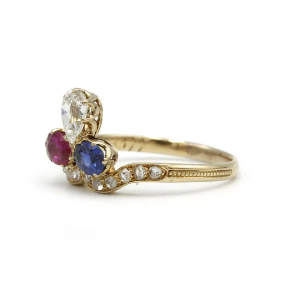 Bague duchesse XIXème - Or jaune, diamants, rubis et saphir.