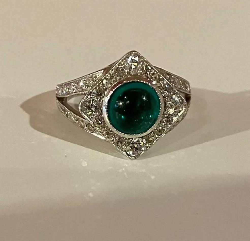 Bague Emeraude cabochon Diamants