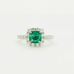 Bague Emeraude coussin Diamants