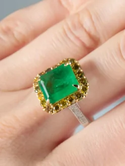 Bague Emeraude Diamants jaunes