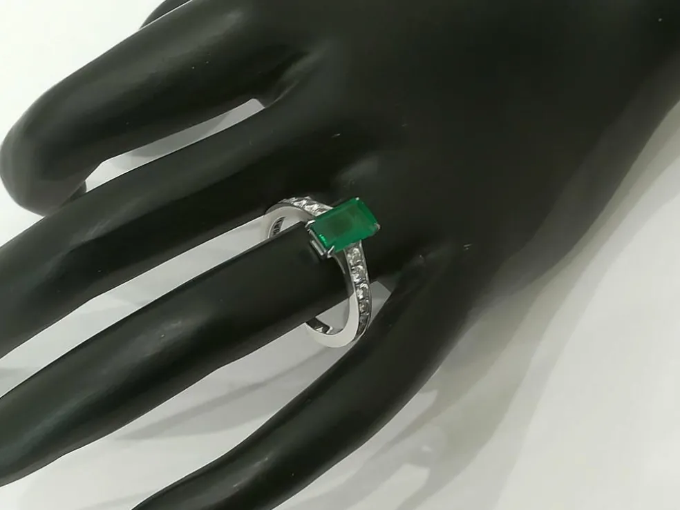 Bague Emeraude, Diamants, Or Blanc