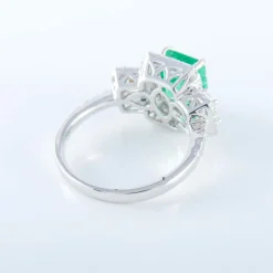 Bague Emeraude entourage Diamants