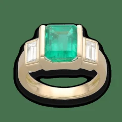 Bague Emeraude et diamants baguettes en or jaune