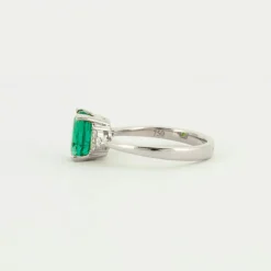Bague Emeraude épaulée Diamants