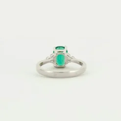 Bague Emeraude épaulée Diamants