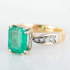 Bague Emeraude rectangulaire Diamants
