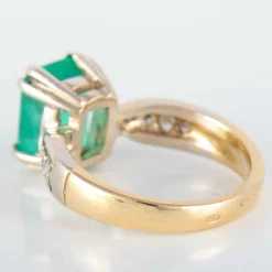 Bague Emeraude rectangulaire Diamants