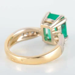 Bague Emeraude rectangulaire Diamants