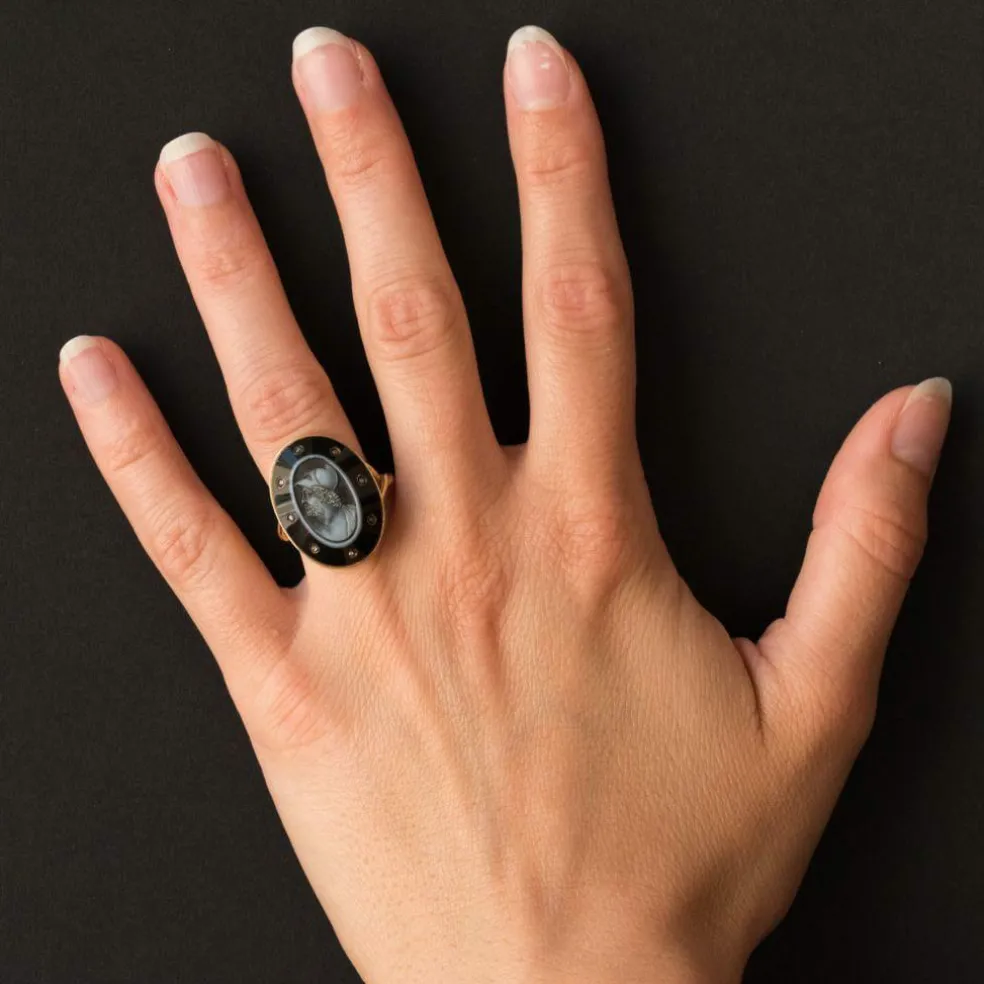 Bague Empire camée sur onyx et diamants