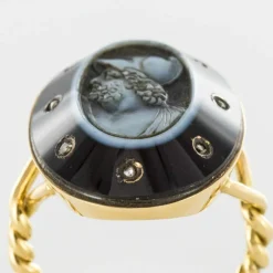 Bague Empire camée sur onyx et diamants