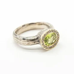 Bague en argent et or avec diamants et péridot