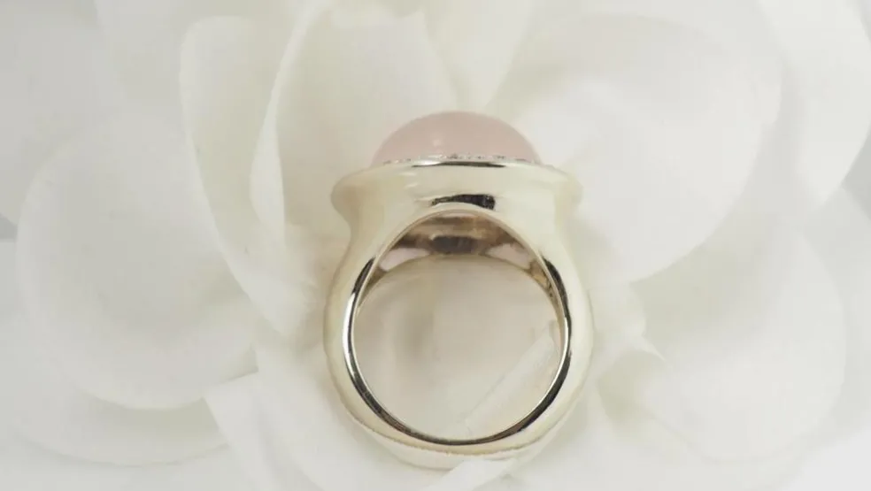 Bague en blanc, quartz rose et diamants