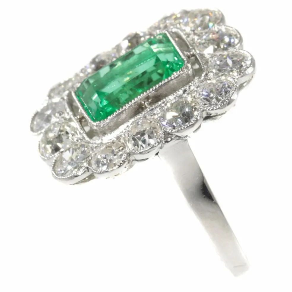 Bague en diamant avec émeraude