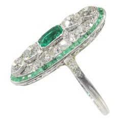 Bague en diamant avec émeraude