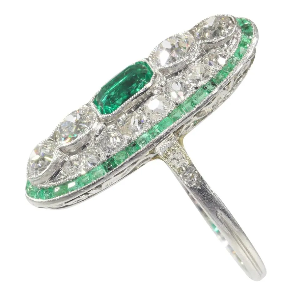 Bague en diamant avec émeraude
