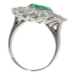 Bague en diamant avec émeraude