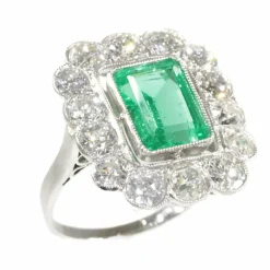 Bague en diamant avec émeraude