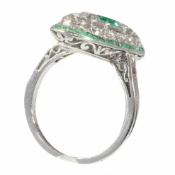 Bague en diamant avec émeraude