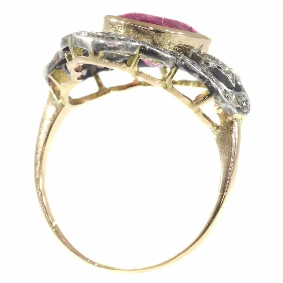 Bague en diamant avec rubelite