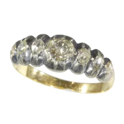 Bague en diamant de l'époque victorienne
