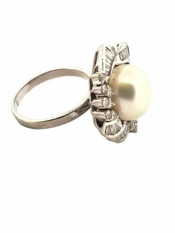 Bague en diamants et perle
