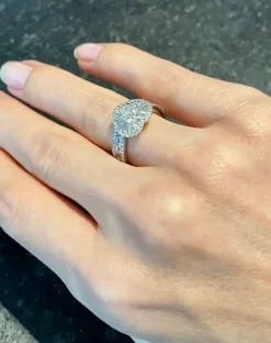 Bague en forme de coeur or blanc diamants