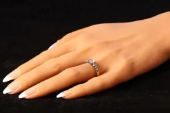 Bague en ligne avec diamants
