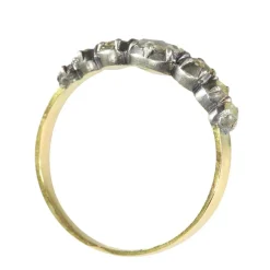 Bague en ligne avec diamants