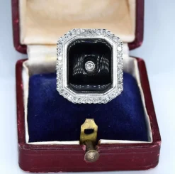 Bague en onyx et diamant taillé à la main