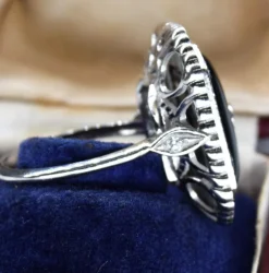 Bague en onyx et diamant taillé à la main