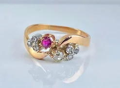 Bague en or 18 carats en diamants et rubis, époque 1900