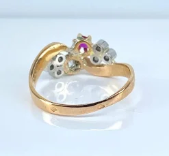 Bague en or 18 carats en diamants et rubis, époque 1900