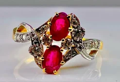 Bague en or 18 carats et platine en rubis et diamants