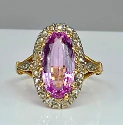 Bague en or 18 carats ornée d’une topaze rose et de diamants. Epoque Napoléon III.