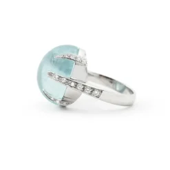 Bague en or avec aigue-marine de 18,5 ct et diamants