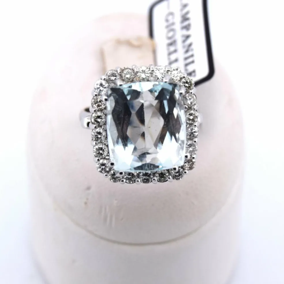 Bague en or avec aigue-marine et diamants